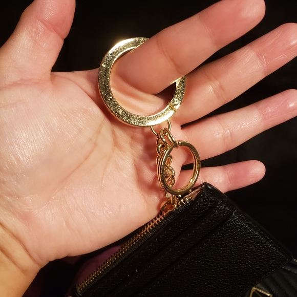 3 items - Picture 10 of 10